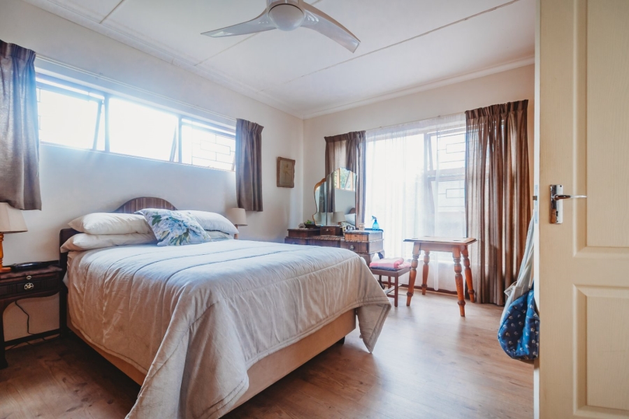 4 Bedroom Property for Sale in Denver Park Western Cape